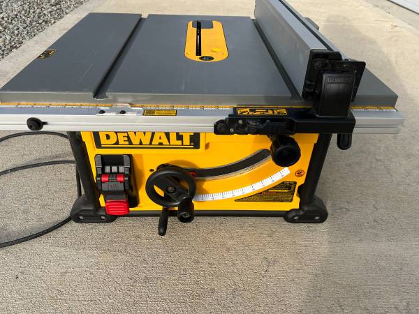 DeWalt 10 Inch Table Saw DWE7491 With Dado Stack 600 Tools For