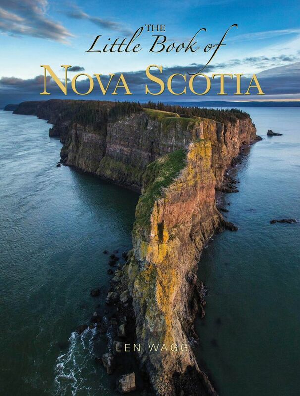 The Little Book of Nova Scotia Updated edition of the bestselling travel-sized photography book featuring 30+ new photos