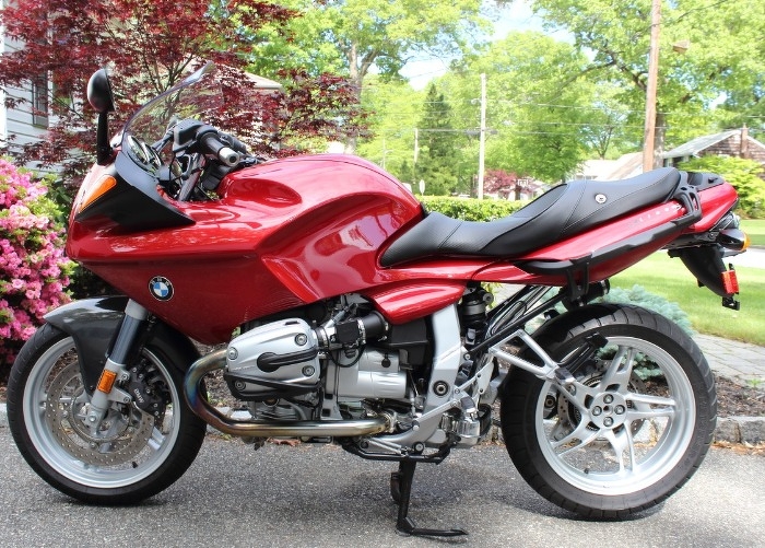 2004 BMW R1100S ABS – Only 6701 miles – Excellent condition!