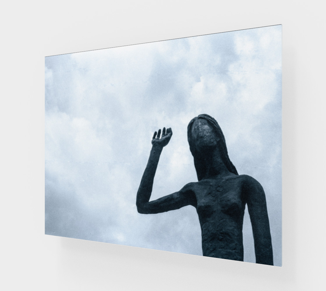 Family of Man Statues - Woman preview #1