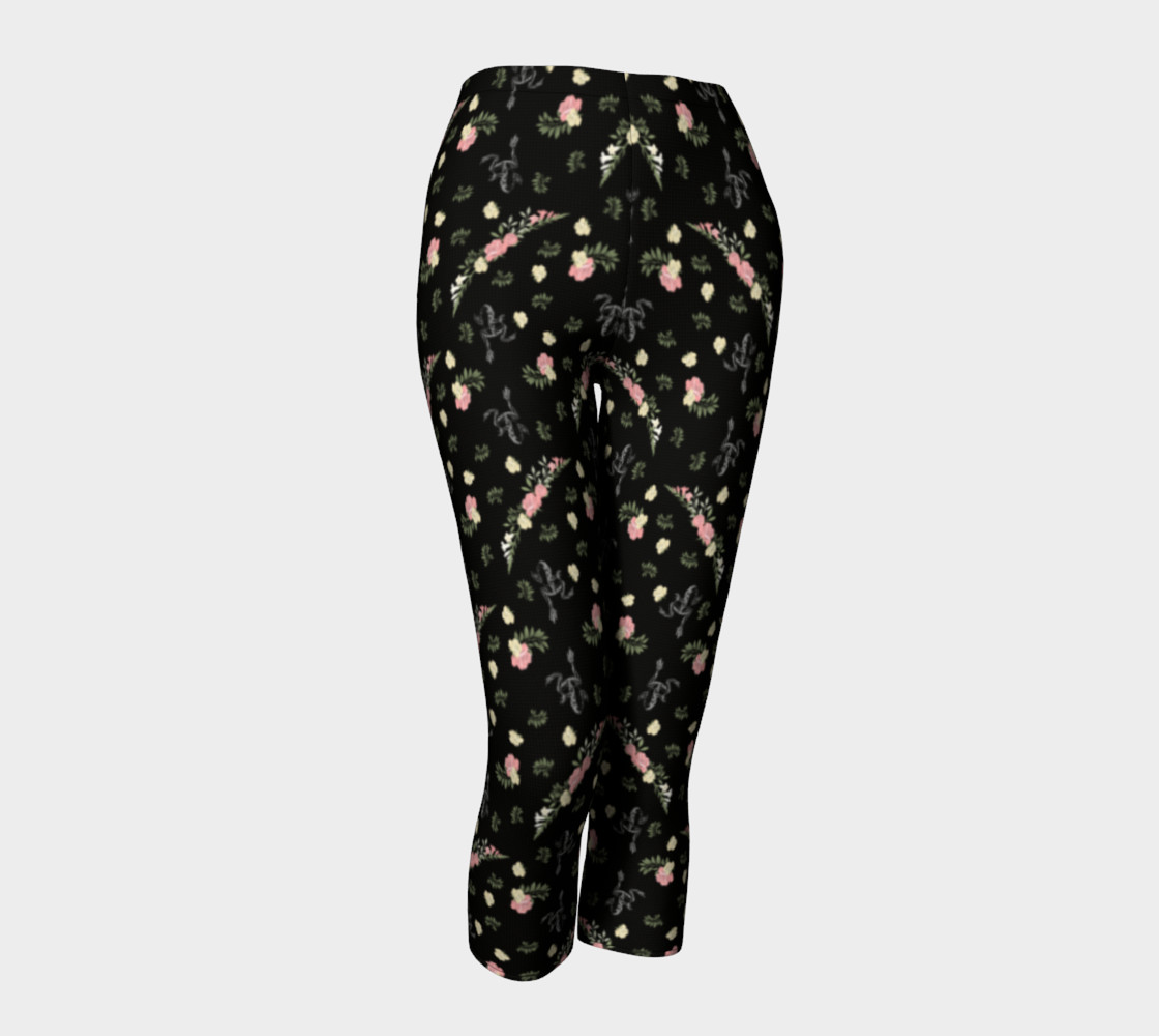 Vintage Roses and Frogs Capri Pants preview #1