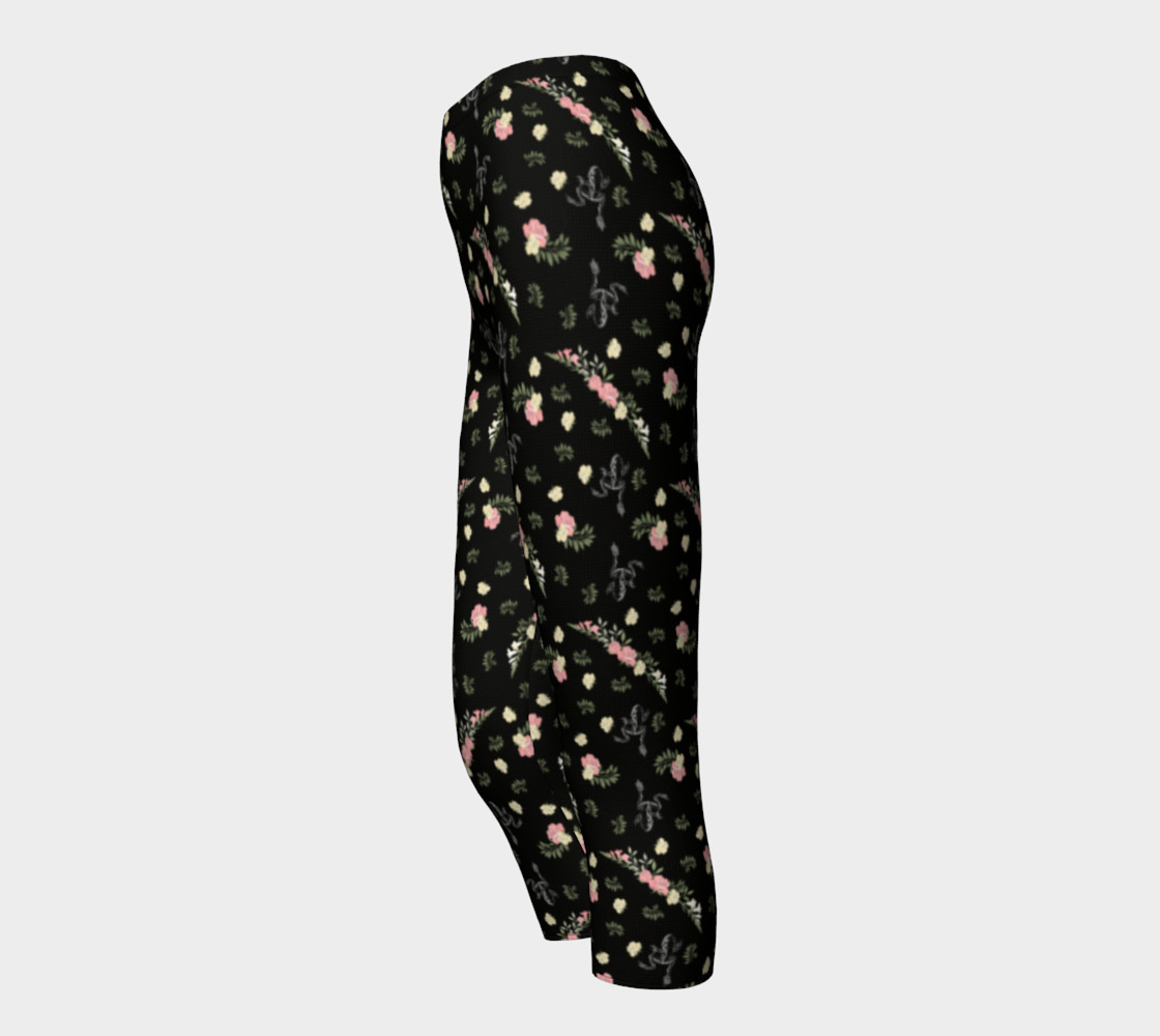 Vintage Roses and Frogs Capri Pants preview #3