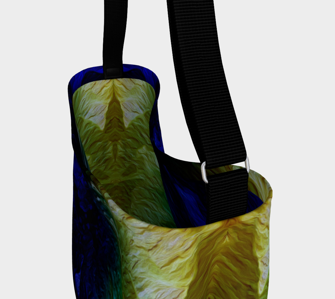 Aperçu de Finding Herself Day Tote #3