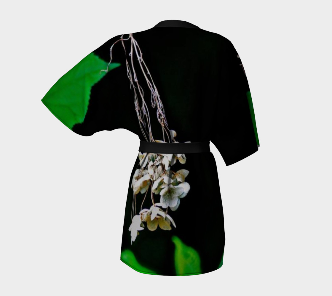 white flowers preview #4