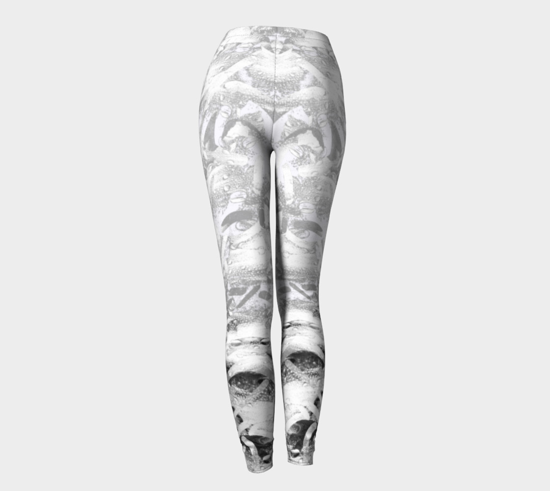 Mariposa Dew Black & White preview #4
