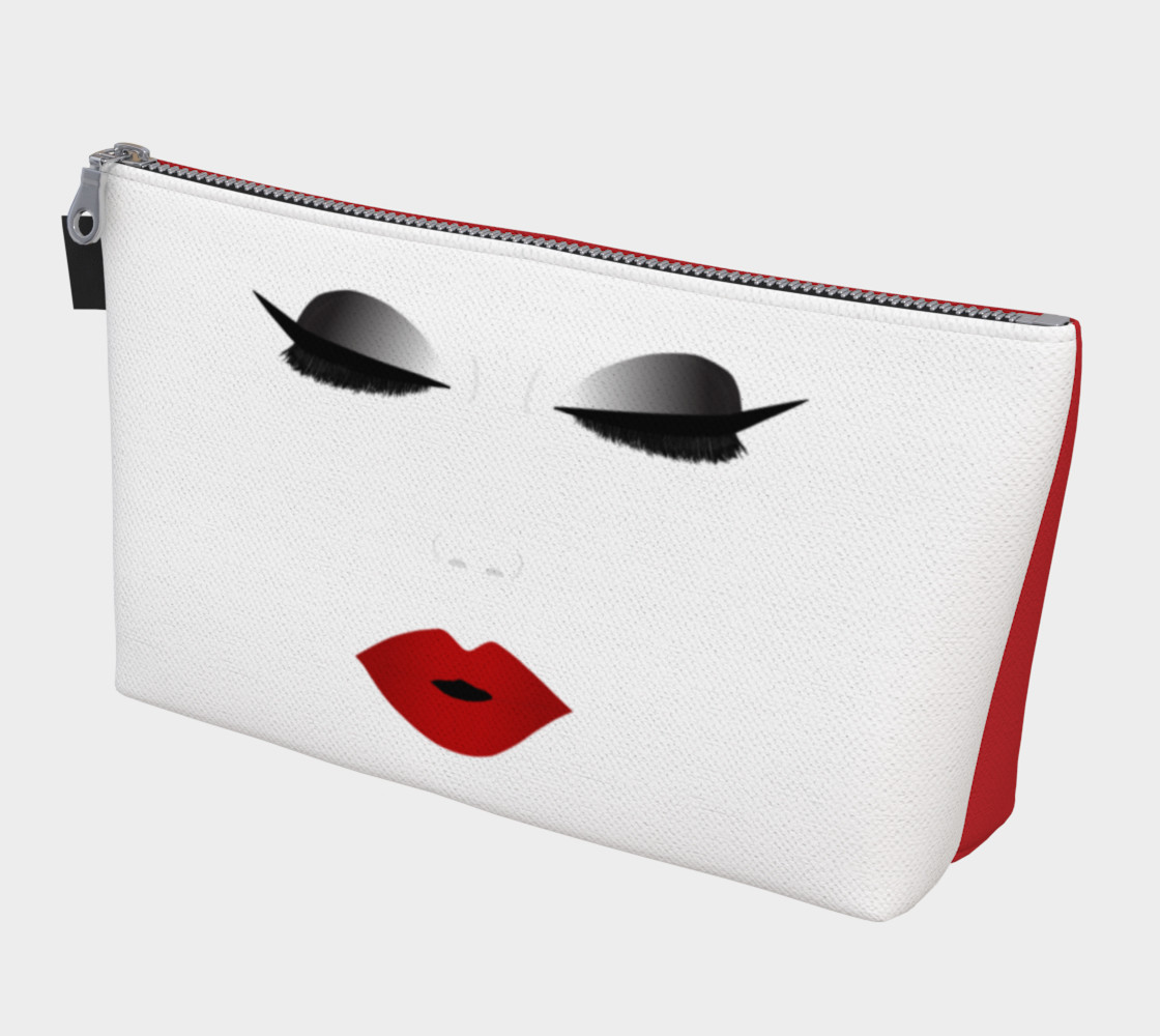 Aperçu de Sleeping Beauty Makeup Bag #1