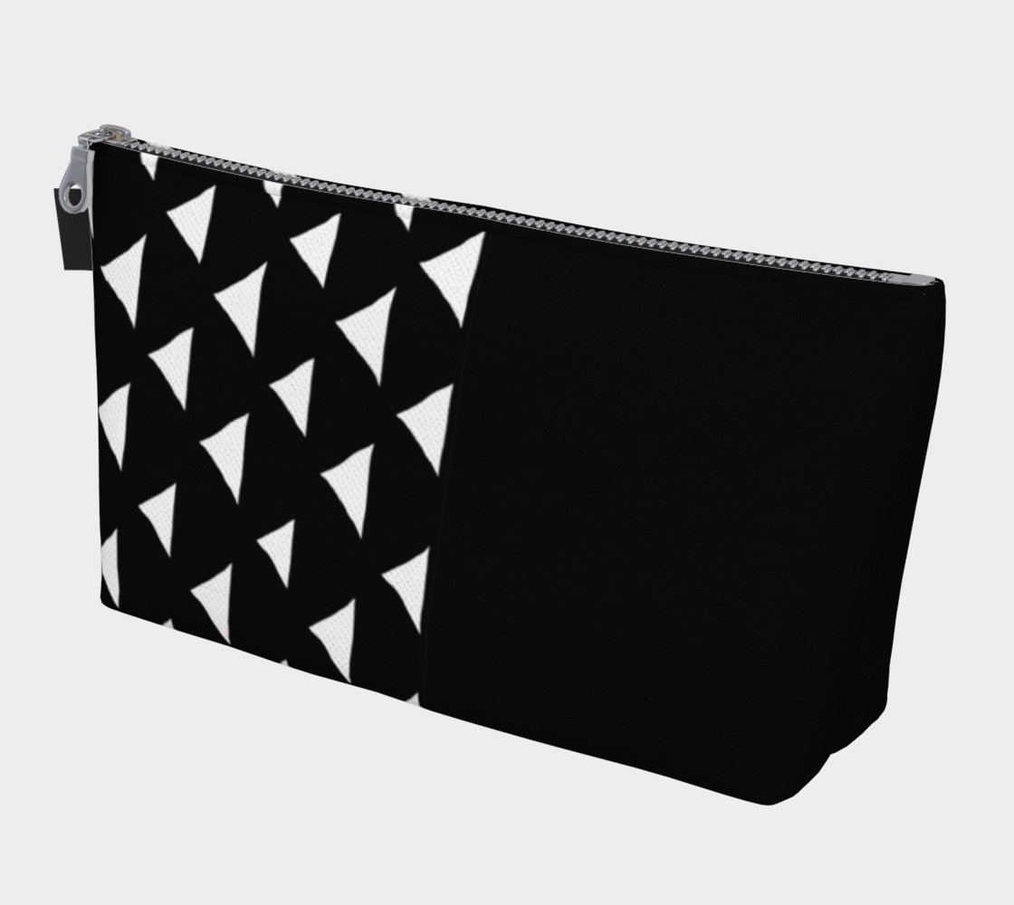 Aperçu 3D de Black and White Triangles Makeup Bag