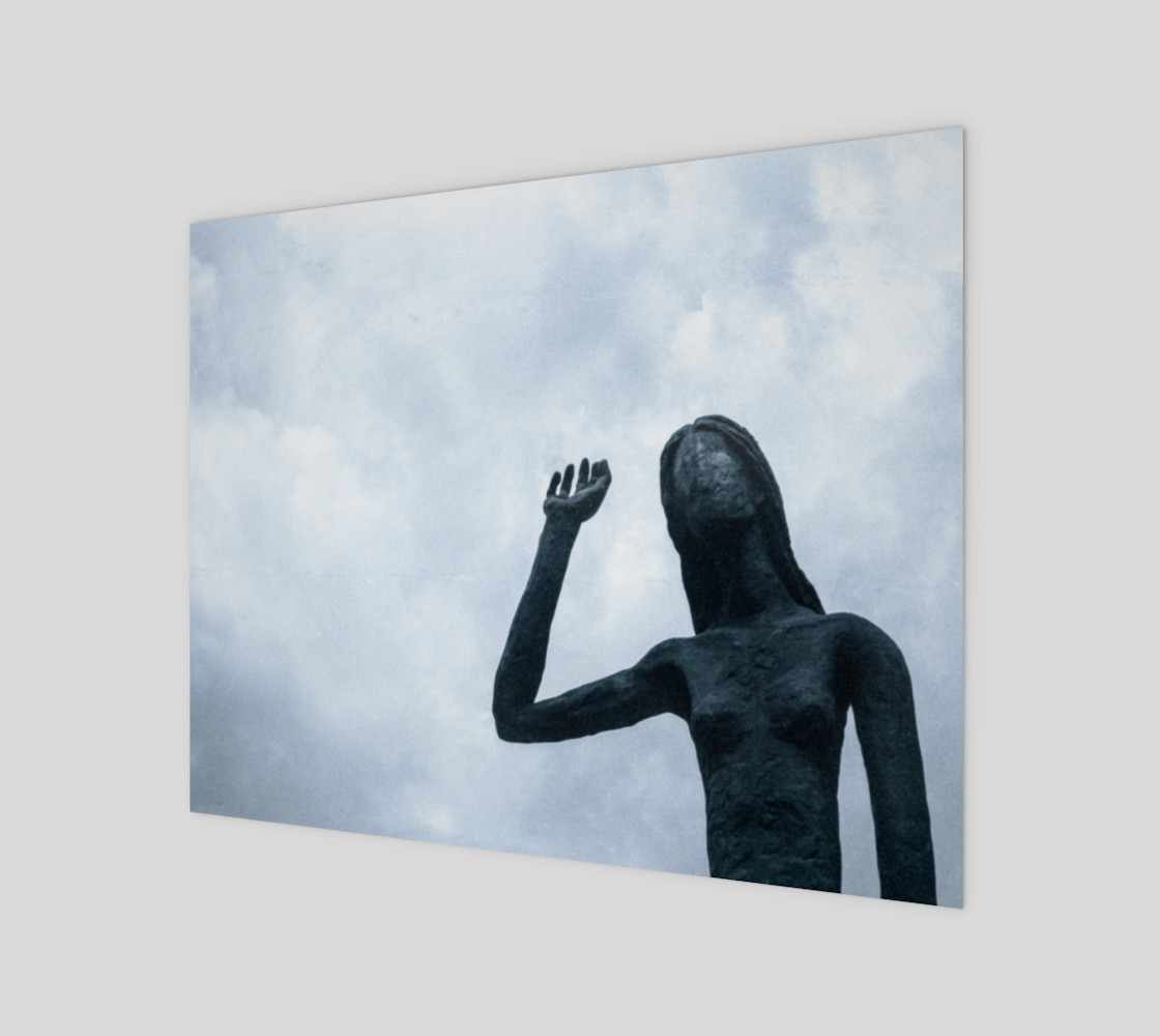 Family of Man Statues - Woman preview #1