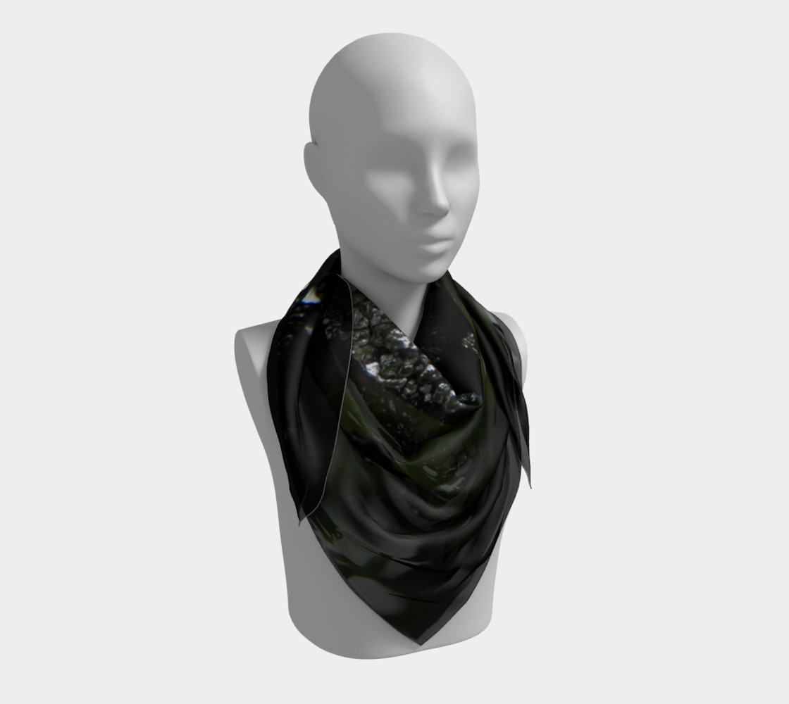 Aperçu de Beauty in the Dark Square Scarf #3