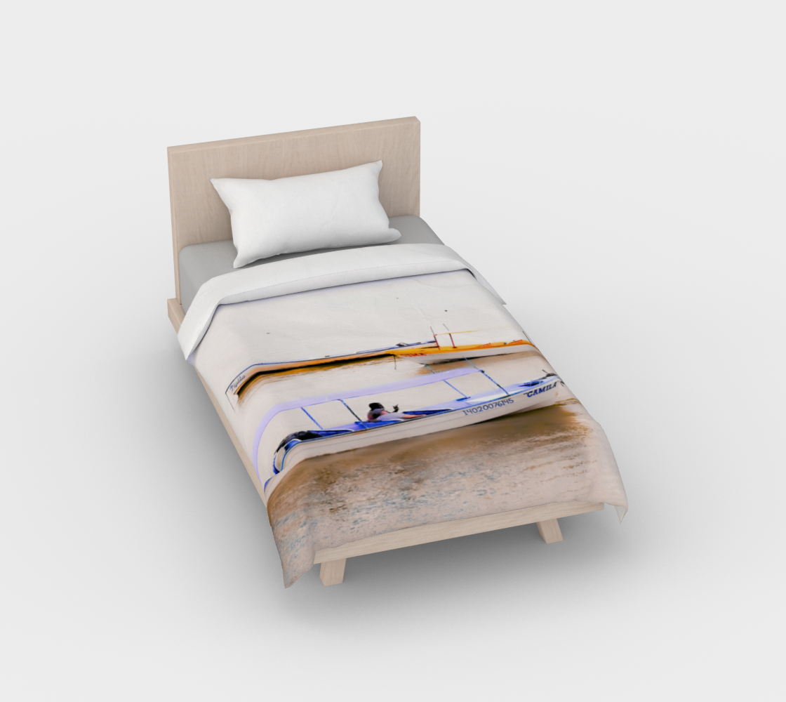 Adrift on a lake duvet cover aperçu
