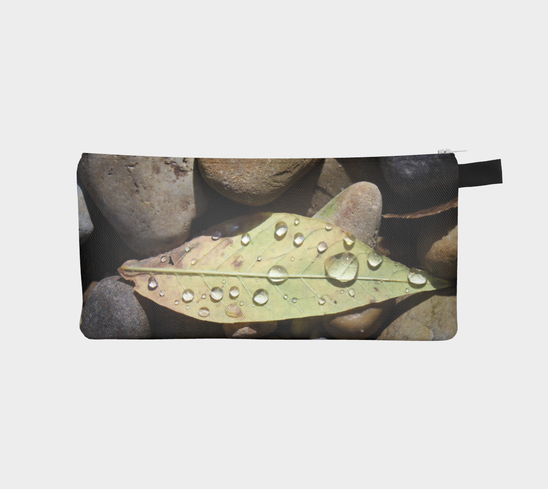 Aperçu de Green Leaf with Water Droplets Pencil Case
