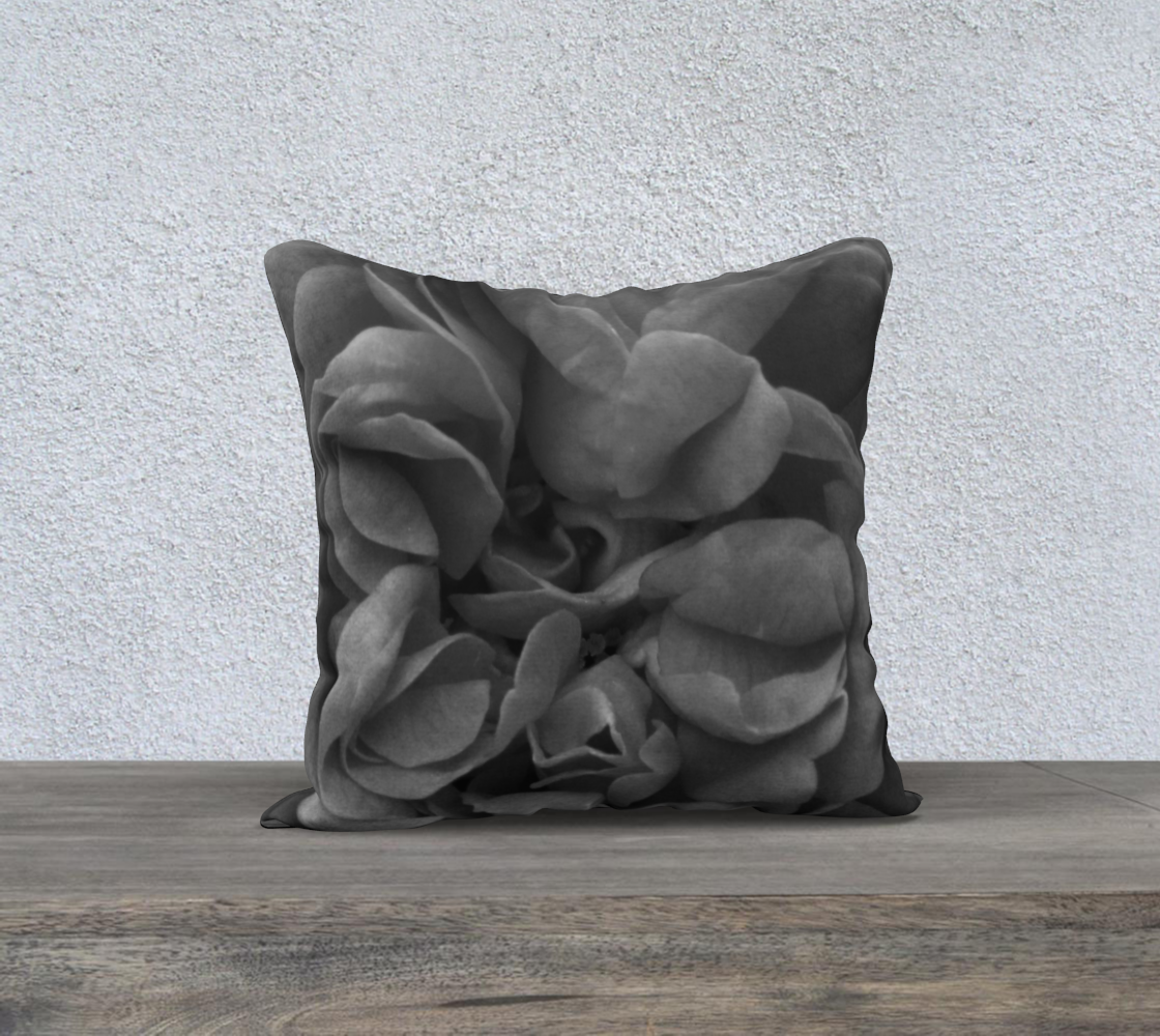 Black Rose Pillow 18 160527a preview