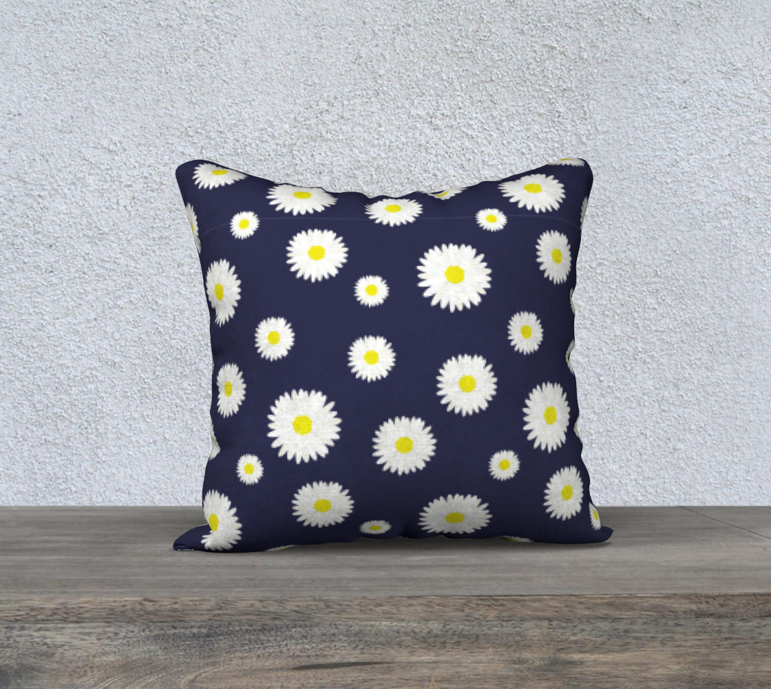 Aperçu de Daisy, Daisy 18" x 18" Pillow Case - Navy #1