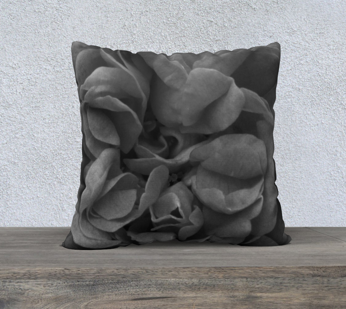 Black Rose Pillow  22 160527a preview