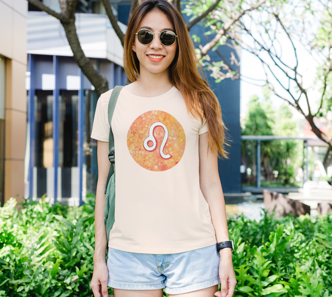 Leo astrological sign Women's Tee preview