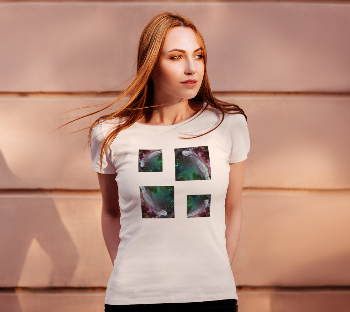 Aperçu de Green to Red Sea Bella Tshirt #4