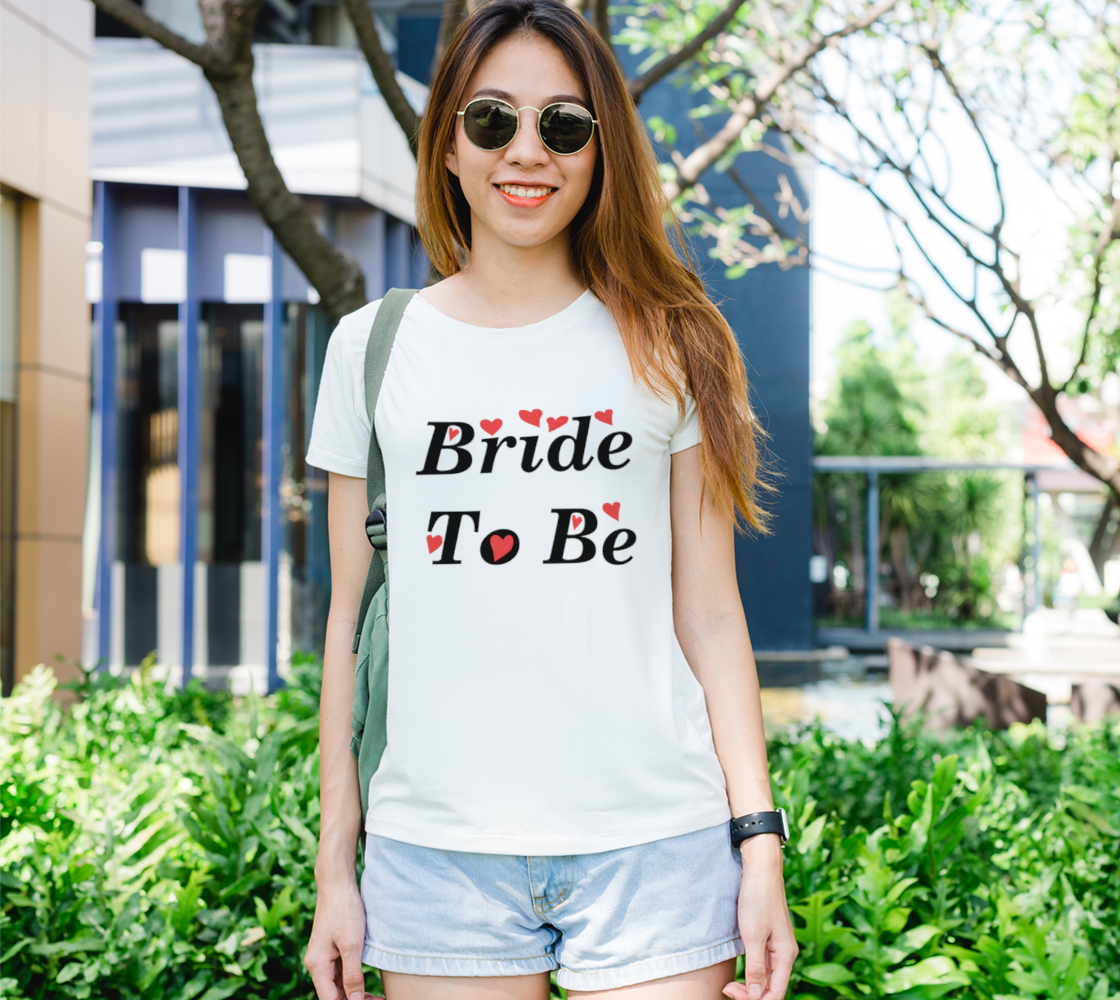 Aperçu de Bride to Be with Red Hearts, Black Font T-Shirt