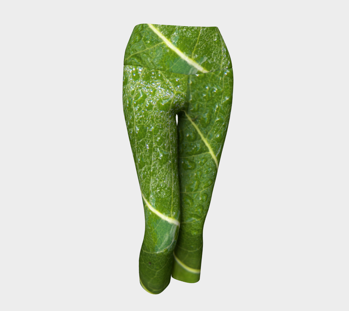 Aperçu de Green Leaf with Water Droplets Yoga Capris
