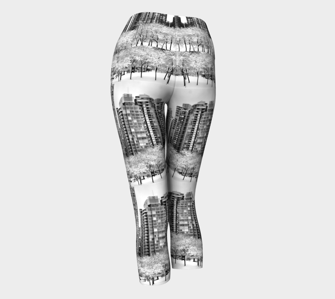 Snow In The City Yoga Capris preview #3