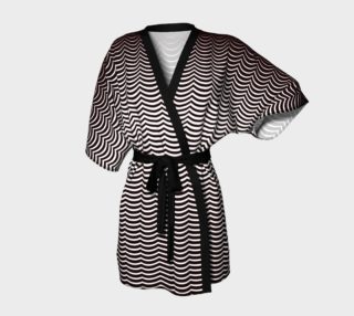 Scalloped Pattern Black and White Kimono Robe preview