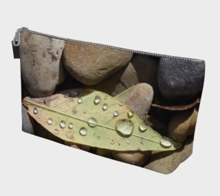 Aperçu de Green Leaf with Water Droplets Makeup Bag