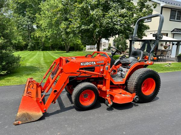 2002 Kubota B7500 Tractor Loader Mower 4x4 HST $13,900 | Garden Items ...