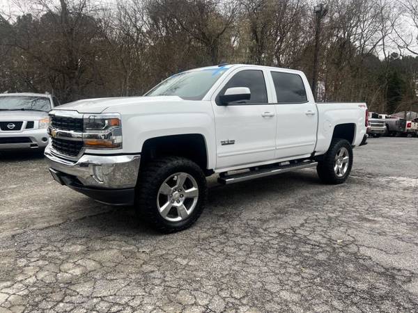 2017 *chevrolet* *silverado 1500 *lt* - $27,995 ‹ Image 1 Of 17 › 1746 