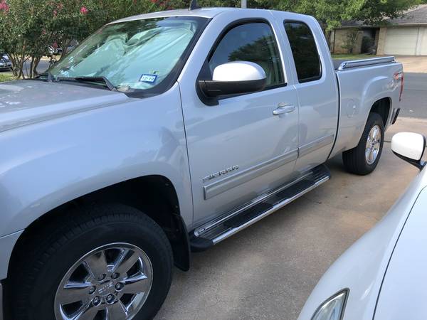 Photo 2011 GMC Sierra Z71 SLT 4 WD - $21,500 (Austin)