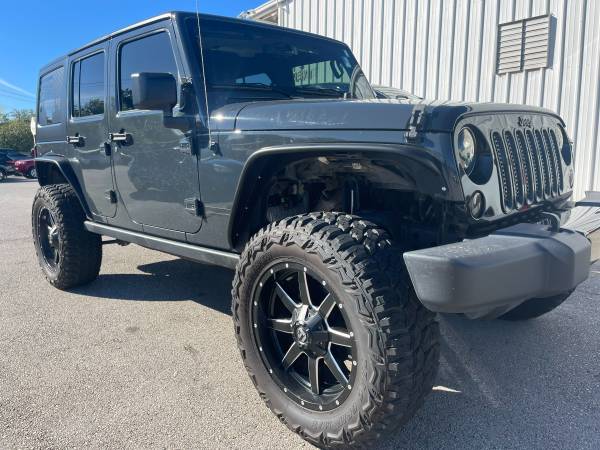 Photo 2017 Jeep Wrangler Unlimited Willys - $29,950 (Austin)