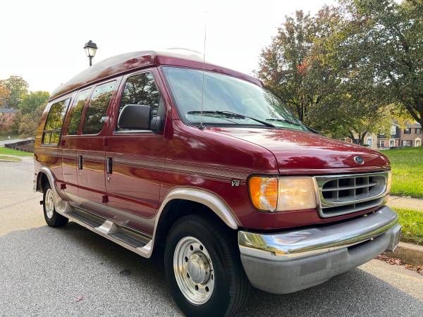 Photo Ford E-250 Conversion Van - $11,500 (Catonsville)
