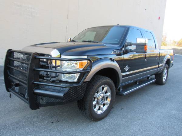Photo 2011 FORD F250 SD  LARIAT  CREW CAB  DIESEL  4X4  LEATHER  - $29,995 (NO DOC FEES)