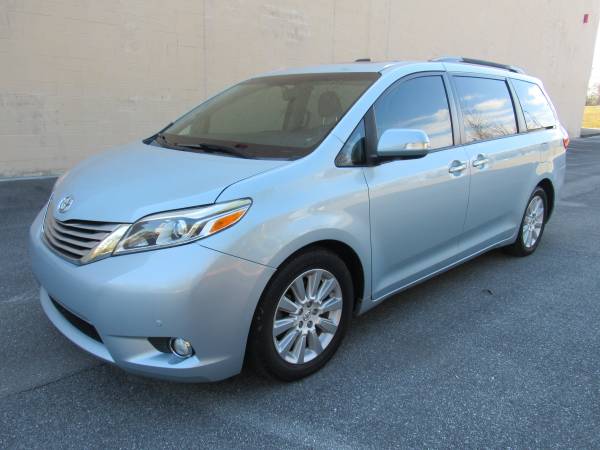 Photo 2016 TOYOTA SIENNA XLE LIMITED  16K MILES  LEATHER  1 OWNER  - $29,995 (NO DOC FEES)