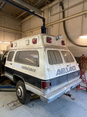 Photo 1983 Suburban K20 Ambulance 4x4 - $12,000 (Christiansburg)