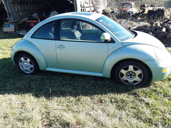 Photo 2000 VW Beetle - $500 (Pilot)
