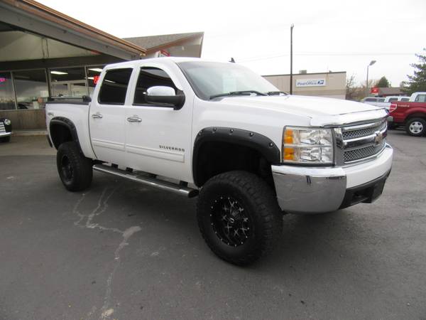Photo 2013 CHEVY 1500 CREW CAB LIFTED TRUCK 121K MILES - $21,995 (standardautosales.net)