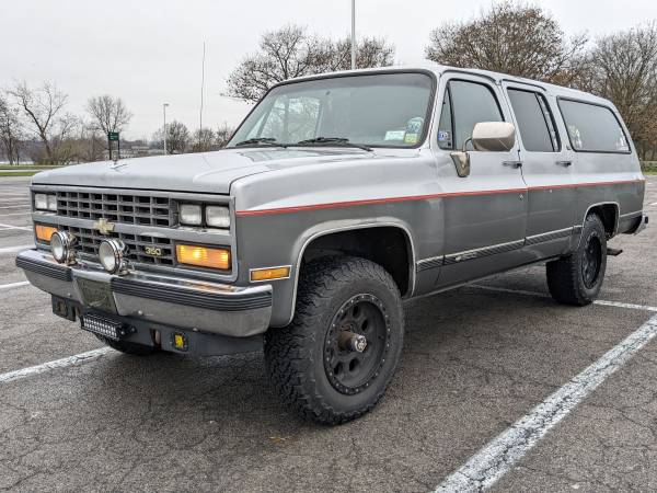 Photo 1990 Chevy Suburban 4x4 Clean - $8,500 (Buffalo)