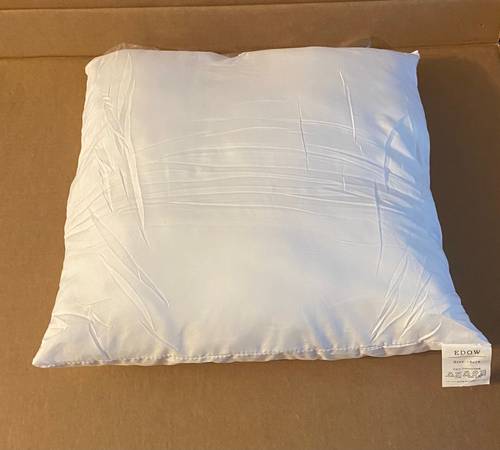 EDOW Throw Pillow Insert 18”x18” - $5 (Riverside) ‹ image 1 of 3
