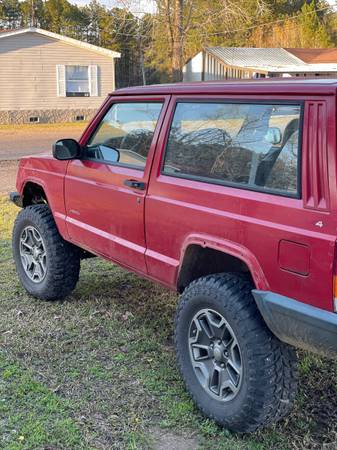 Photo 98 Jeep Cherokee XJ - $4,000 (Dry Prong)