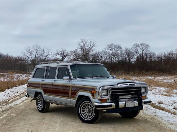 Photo 1990 Jeep Grand Wagoneer 4 Wheel Drive  ONLY 2 Owners  Lower M - $49,995 (Madison, WI)