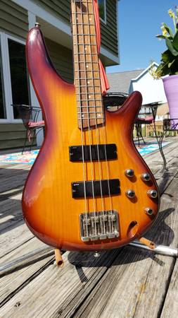 2013 Ibanez SR-370 Bass Guitar FSFT $300