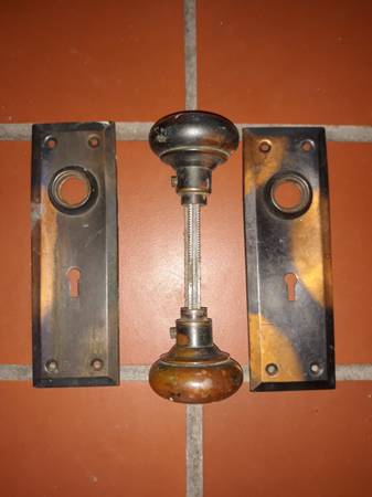Photo Antique Door Knobs, Back Plates and Hardware