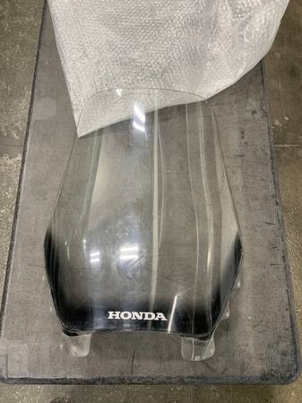 Photo Honda Silver Wing Windshield $75