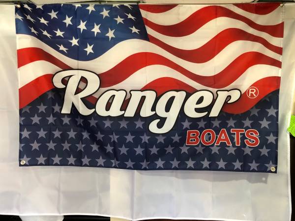 Photo Ranger Boats Wall Flag (3x5) $15