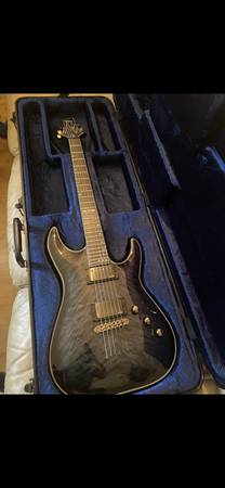 Photo  Schecter Hellraiser Hybrid Electric Guitar $400
