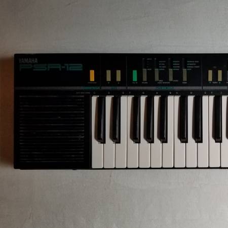 Photo Yamaha PSR-12 1980s Keyboard $20