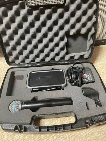 Photo shure PGX4 wireless mic beta 58a w rack kit $300