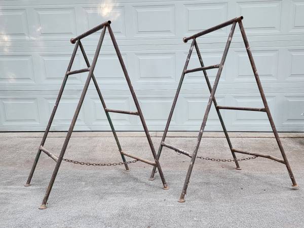 Photo A-frame Tressel 4ft scaffolding stands $50