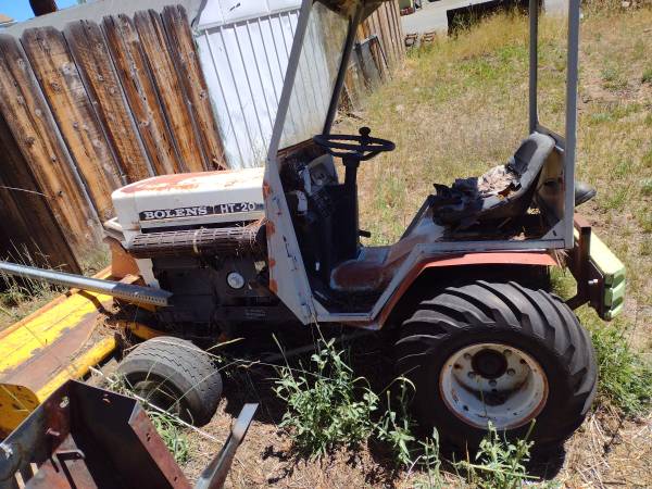 Photo Bolens HT20 Tractor $2,000