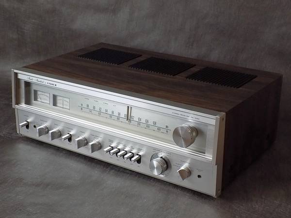 Photo Fisher RS-1040 AMFM Stereo Receiver $275