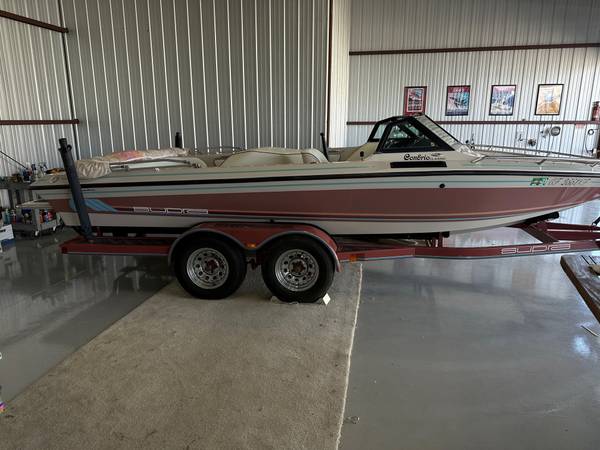 Supra Combrio Ski Boat $23,000
